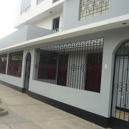 Strenua - Las Quintanas Hostel Трухильо Екстериор снимка