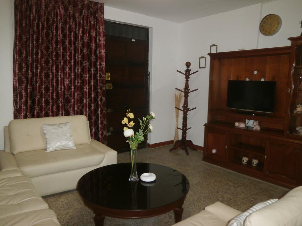 Strenua - Las Quintanas Hostel Трухильо Екстериор снимка