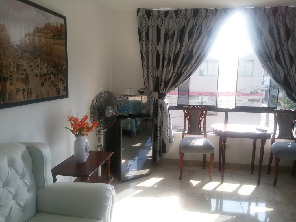 Strenua - Las Quintanas Hostel Трухильо Екстериор снимка